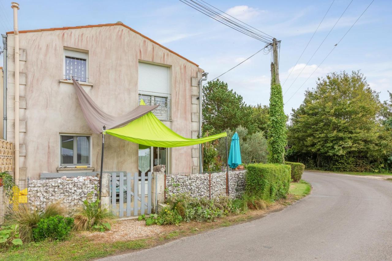 Appartement Accueillant A Mortagne Sur Gironde 45 M² Terrasse Екстериор снимка